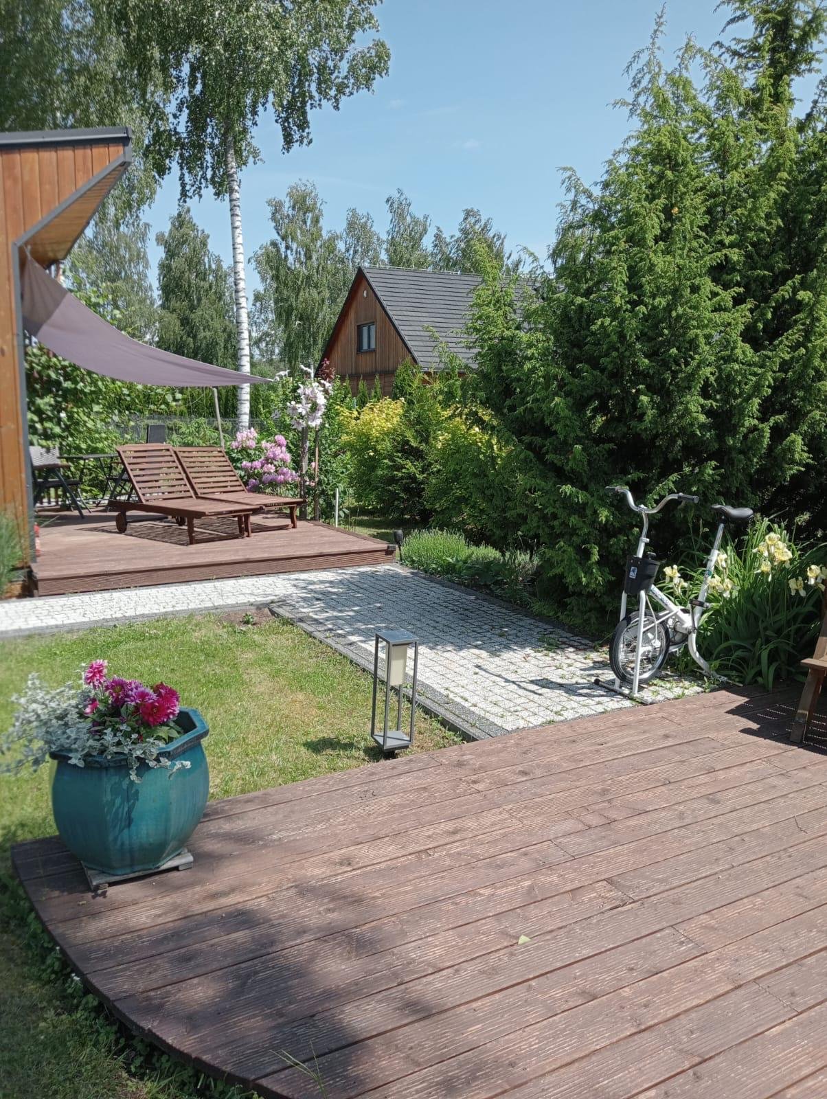 Mały domek - zewnątrz