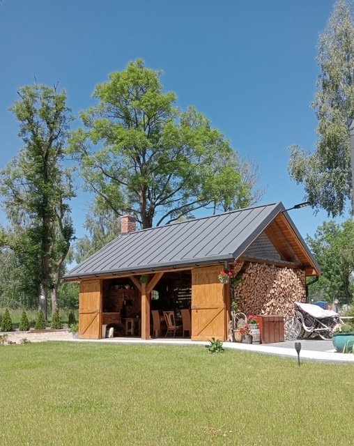 Letnia kuchnia z zewnątrz